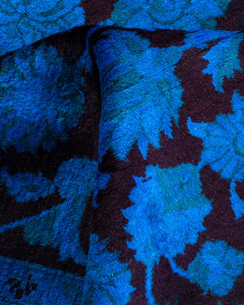 Fine Vibrance, One-of-a-Kind Hand-Knotted Area Rug Blue, 4' 3" x 6' 3"