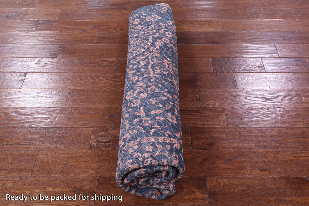 8' Round Wool and Silk Persian Hand-Knotted Rug Q9126