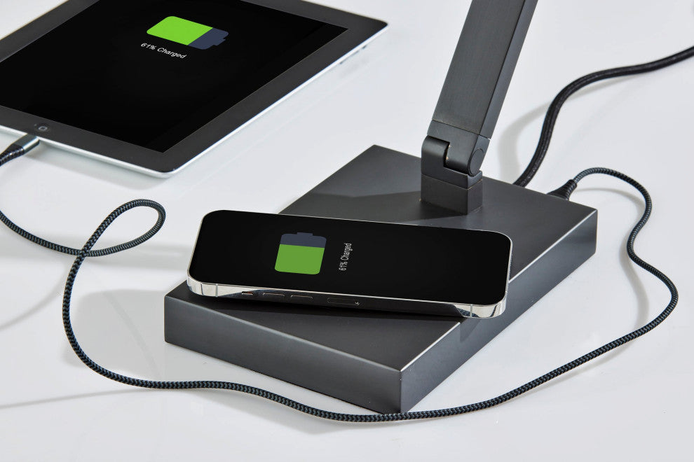 Newman Task Lamp w. Wireless Charging
