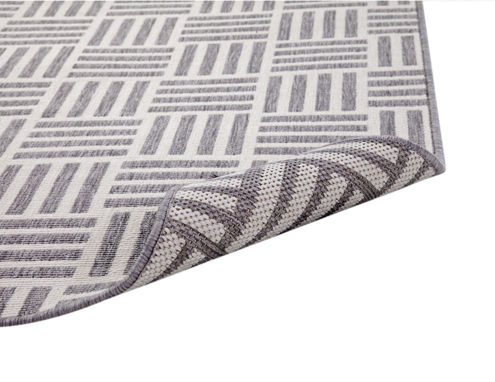 Marina Nantucket White and Gray Polypropylene Indoor/ Outdoor Area Rug