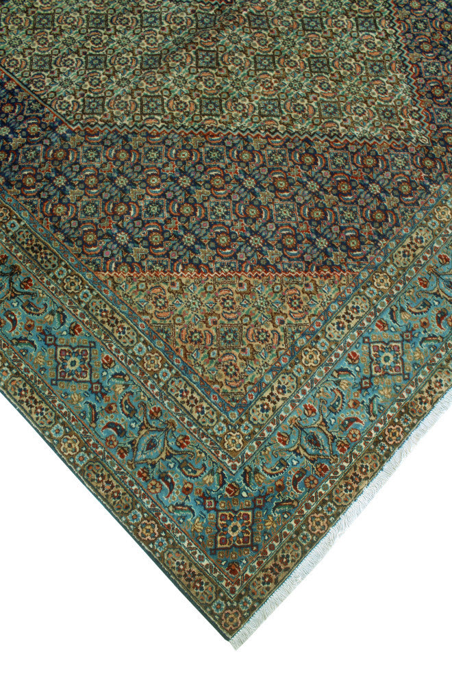 Super Vintage Distressed Qahhar Ivory/Navy Rug, 6'4 x 9'10