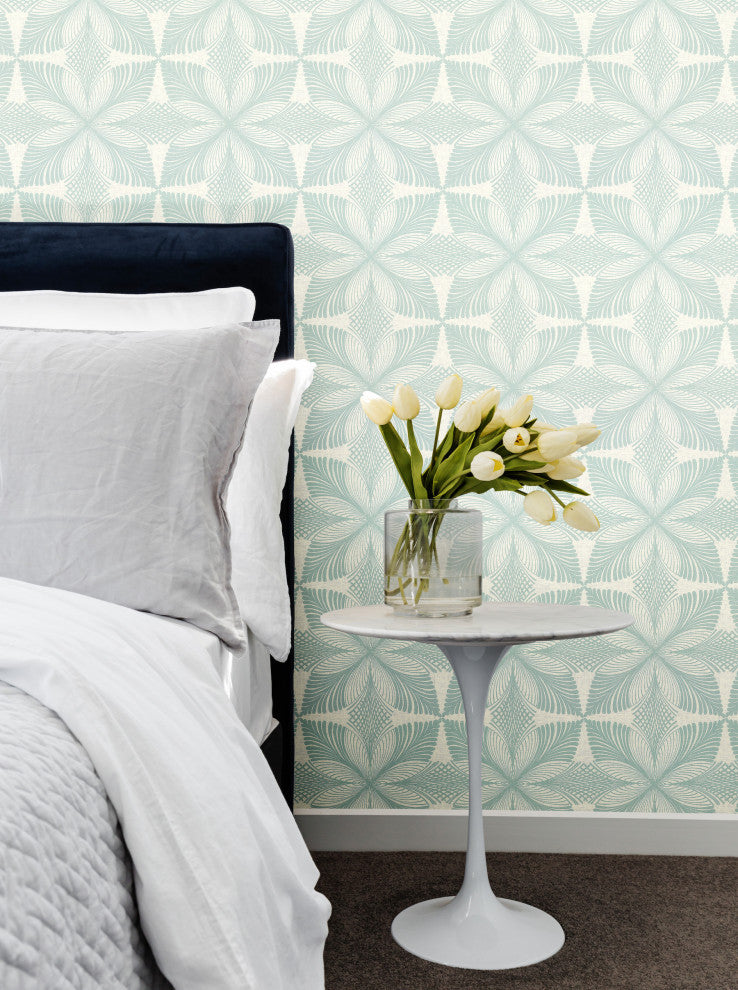 Cream & Blue Roulettes Wallpaper