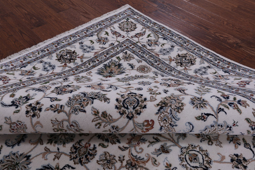 8' Square Wool and Silk Handmade Persian Nain Rug Q9341