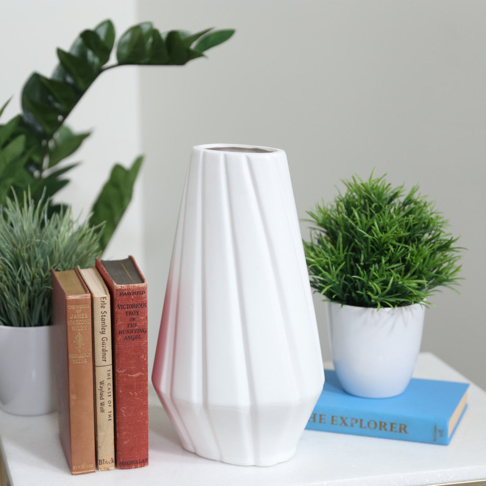 Ryegate Ceramic Vase, Matte White