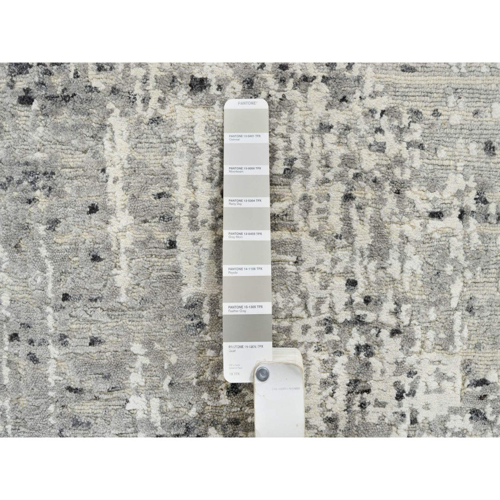 Light Gray, Modern Design, Natural Wool, Hand Knotted Round Rug, 6'0"x6'0"