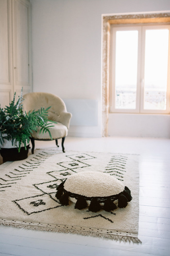 Circle Cushion, Natural/Black