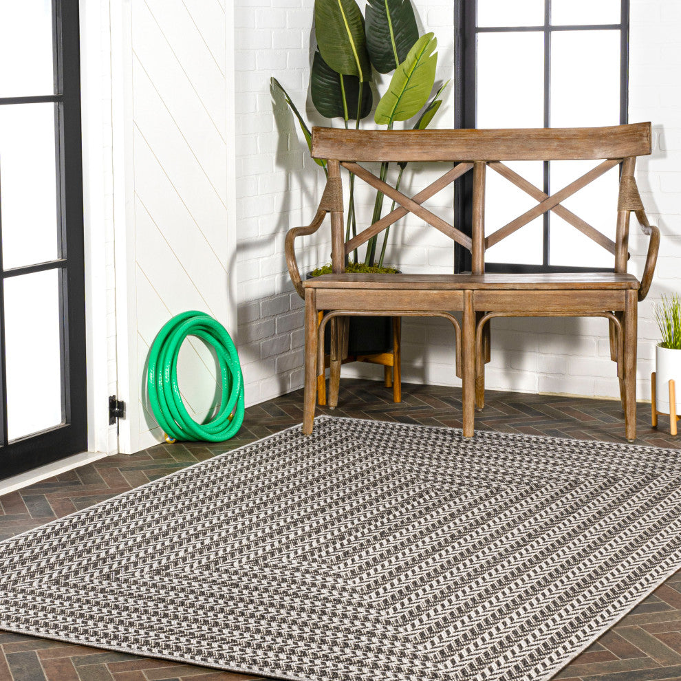 Chevron Modern Concentric Squares Indoor/Outdoor Area Rug, Black/Light Gray 8x10