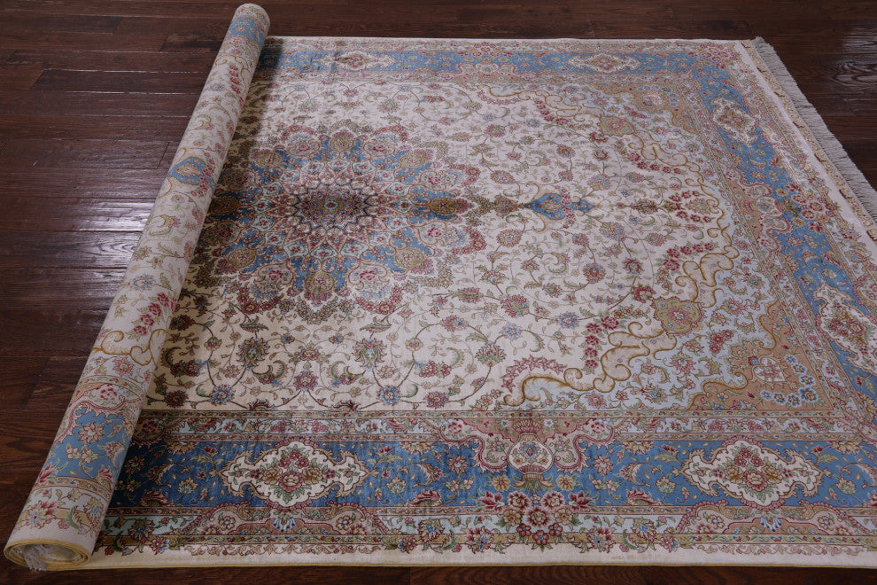 High End Persian 100% Silk Hand Knotted Rug6' 0" X 9' 0'' Q4810