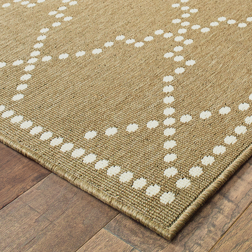Martinique Lattice Tan/ Ivory Indoor/Outdoor Area Rug, 2'3"x7'6"