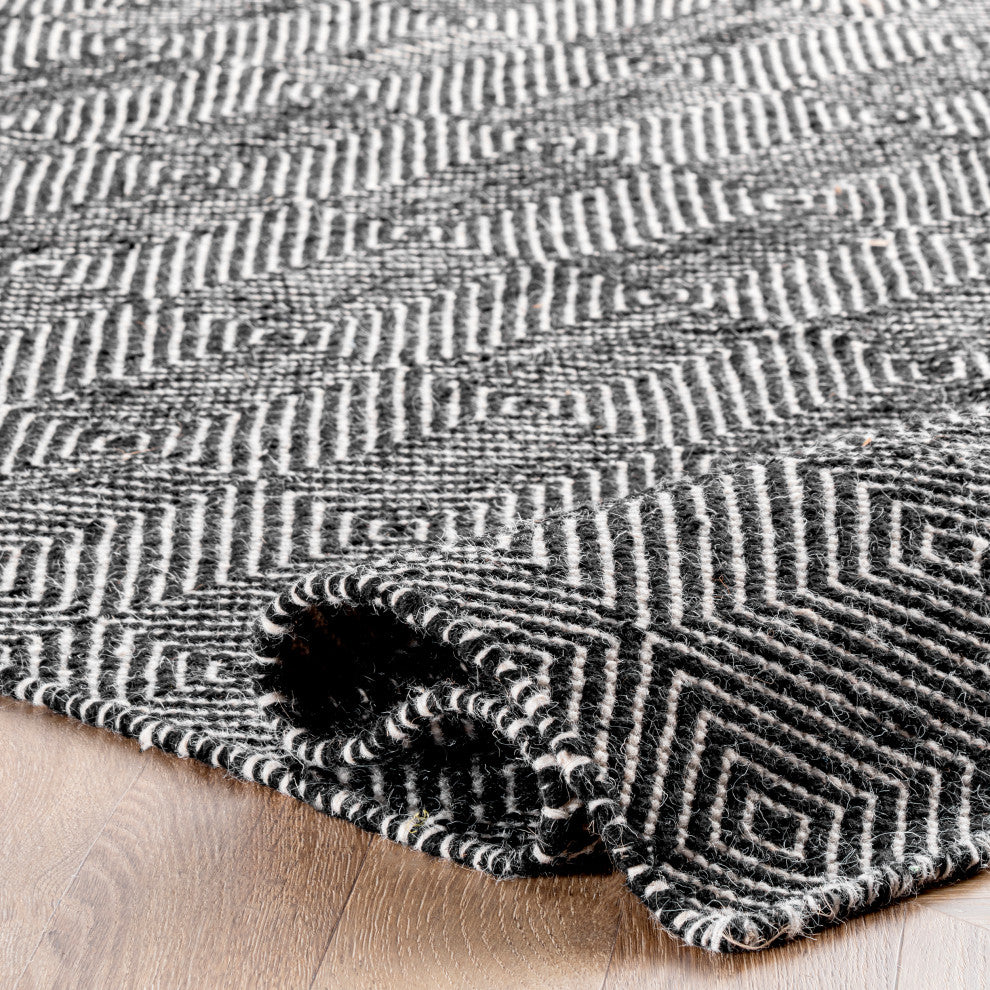 Nuloom Hand-Tufted Trellis Rug, Black 5'x8'