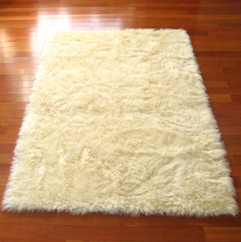Classic Sheepskin Ivory Rectangle Faux Fur Rug, 28"x43"