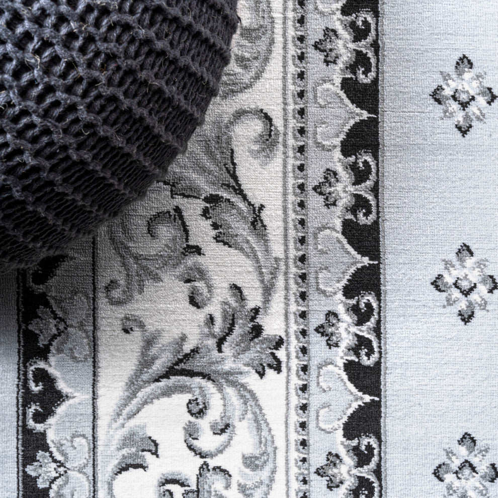 Acanthus French Border, Light Gray/Cream, 2x10