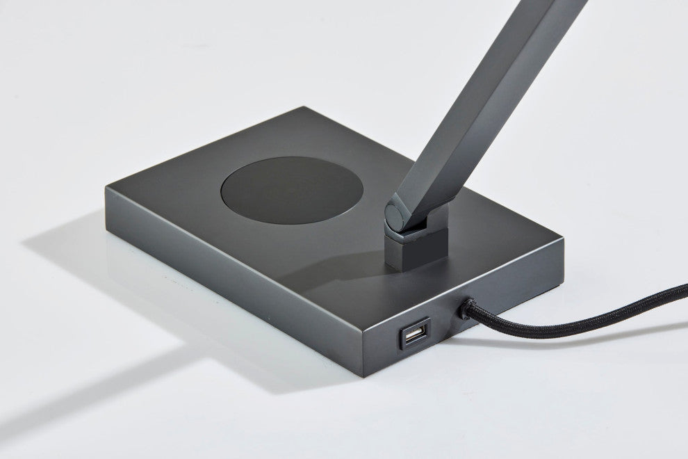 Newman Task Lamp w. Wireless Charging