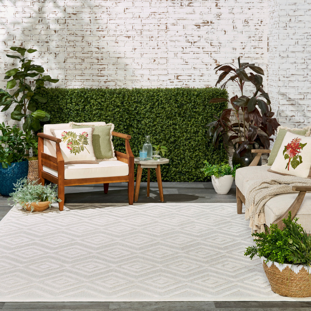 Nourison Versatile 7' x 10' Ivory/White Modern Area Rug
