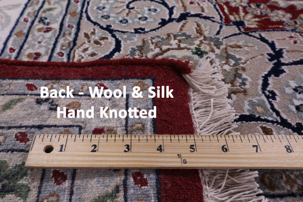 8' Square Wool & Silk Handmade Persian Nain Rug - Q9322