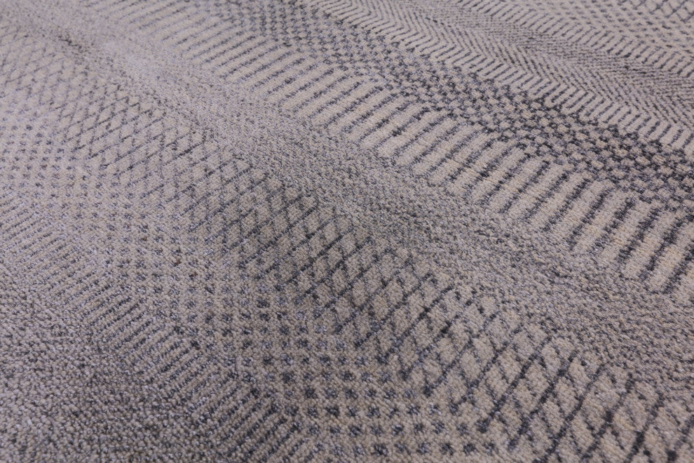 8' 2" X 9' 10" Wool and Silk Hand-Knotted Savannah Gabbeh Rug Q6620
