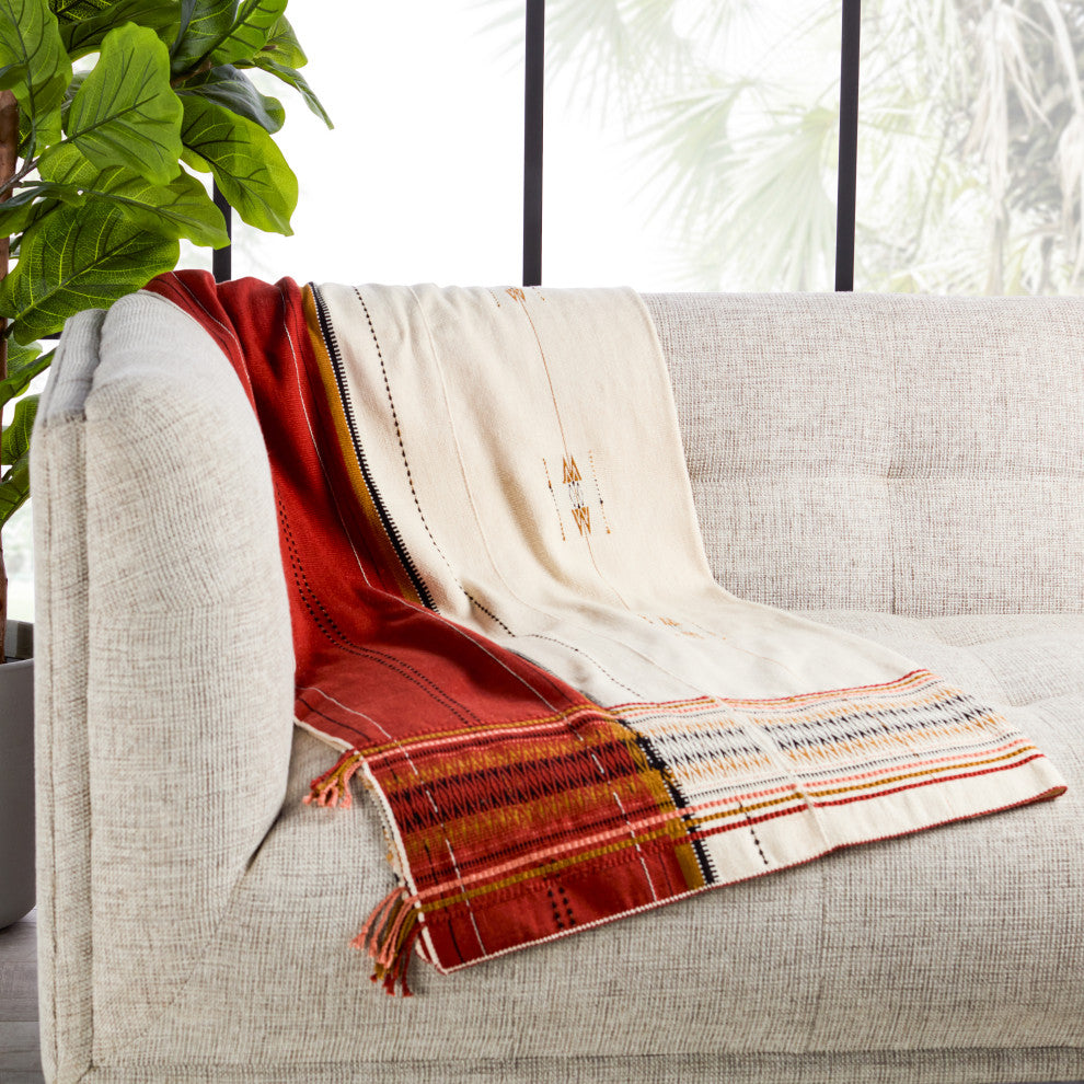 Jaipur Living Angami Tribal Red/Cream Throw 42"X72"