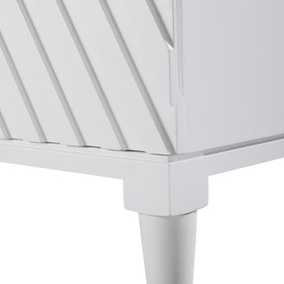 Alternate-white_close: close-up of diagonal geometric pattern on white background.