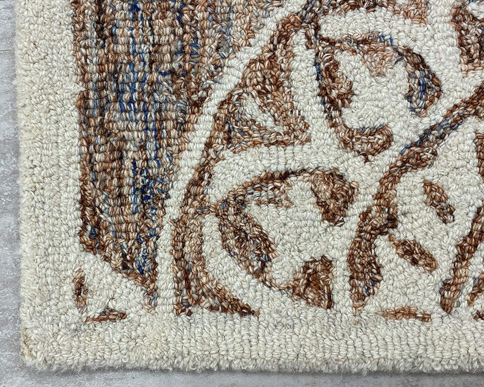 5" x 7" Tan and Cream Medallion Motif Area Rug