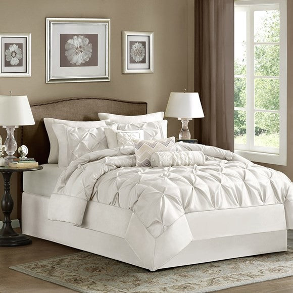 Madison Park Laurel 7 Piece Tufted Comforter Set in White