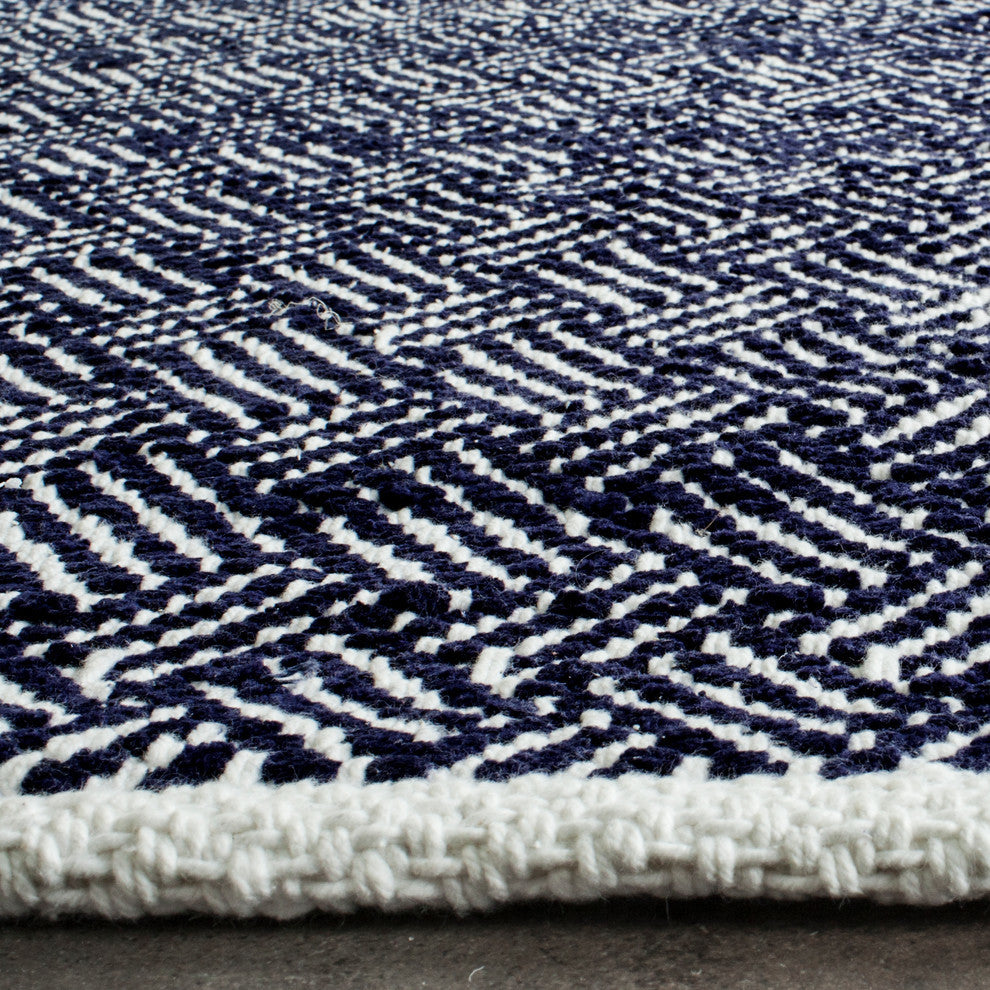 Safavieh Boston Bos680D Rug, Navy, 5'0" X 8'0"