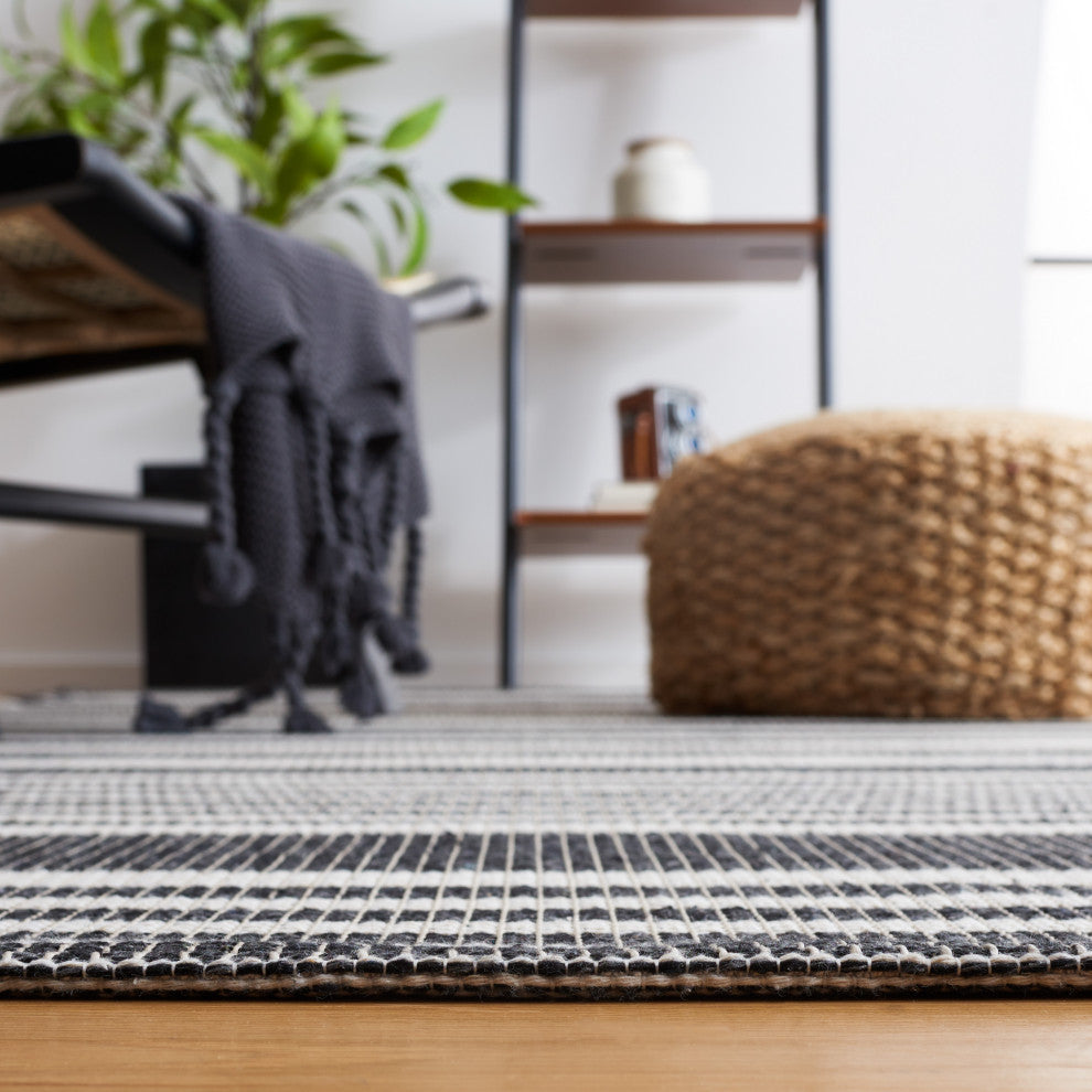 Safavieh Augustine Collection, AGT504 Rug