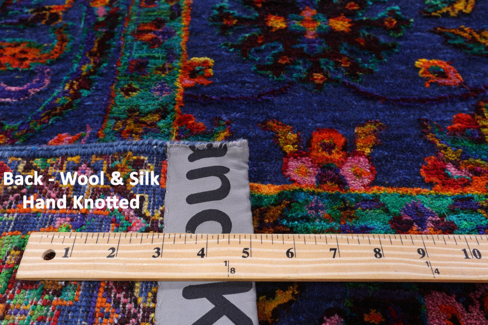 9' 0" X 11' 11" Persian Handmade Wool & Silk Rug - Q15972