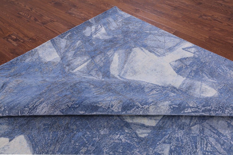7' 11" X 10' 0" Wool and Silk Handmade Abstract Rug Q9047