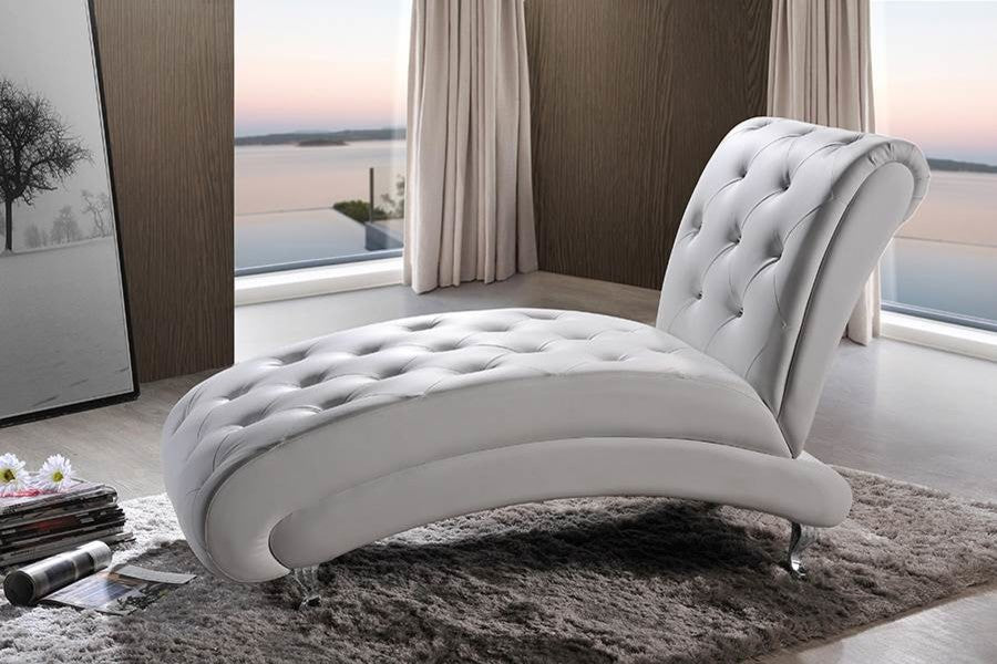 Lifestyle scene with the chaise placed in a real room setting (lifestyle).