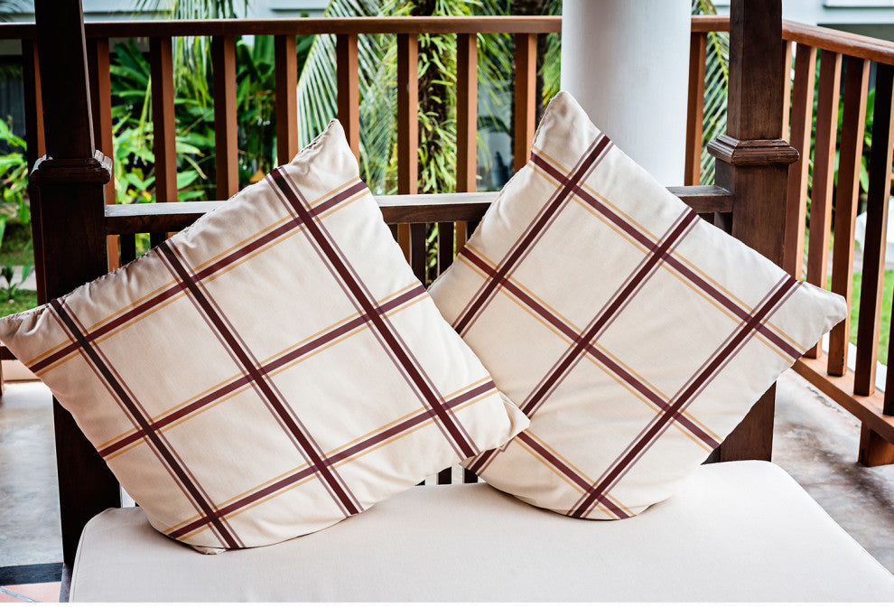 18" x 18" Geometric Indoor/Outdoor Polyester Throw Pillow, Pomegranate