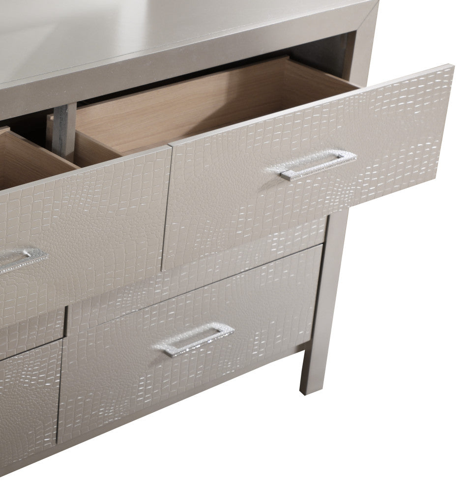 Carly Dresser, Silver Champagne
