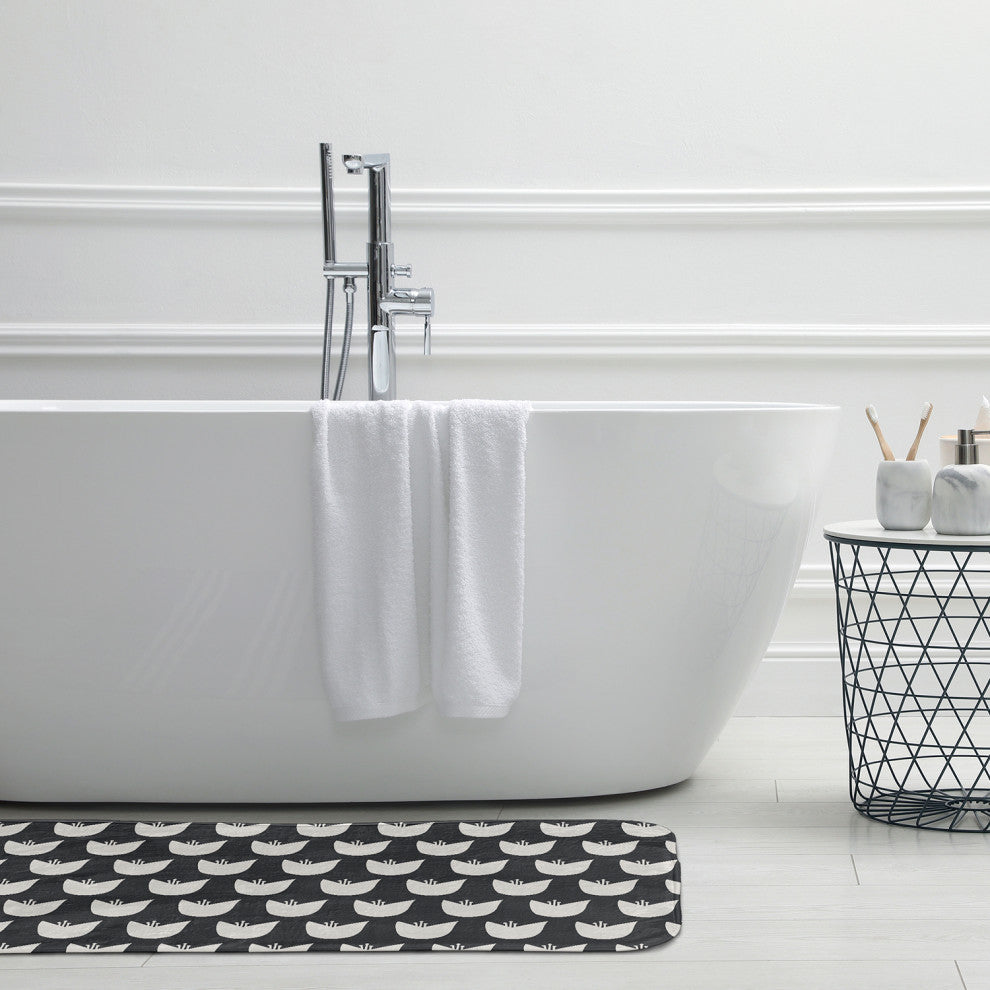 24" x 17" Simple Tulip Design Bathmat, Pepper