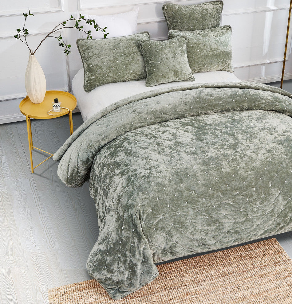 Velvet Dreams Light Green Plush Diamond Tufted Bedspread, 26x26