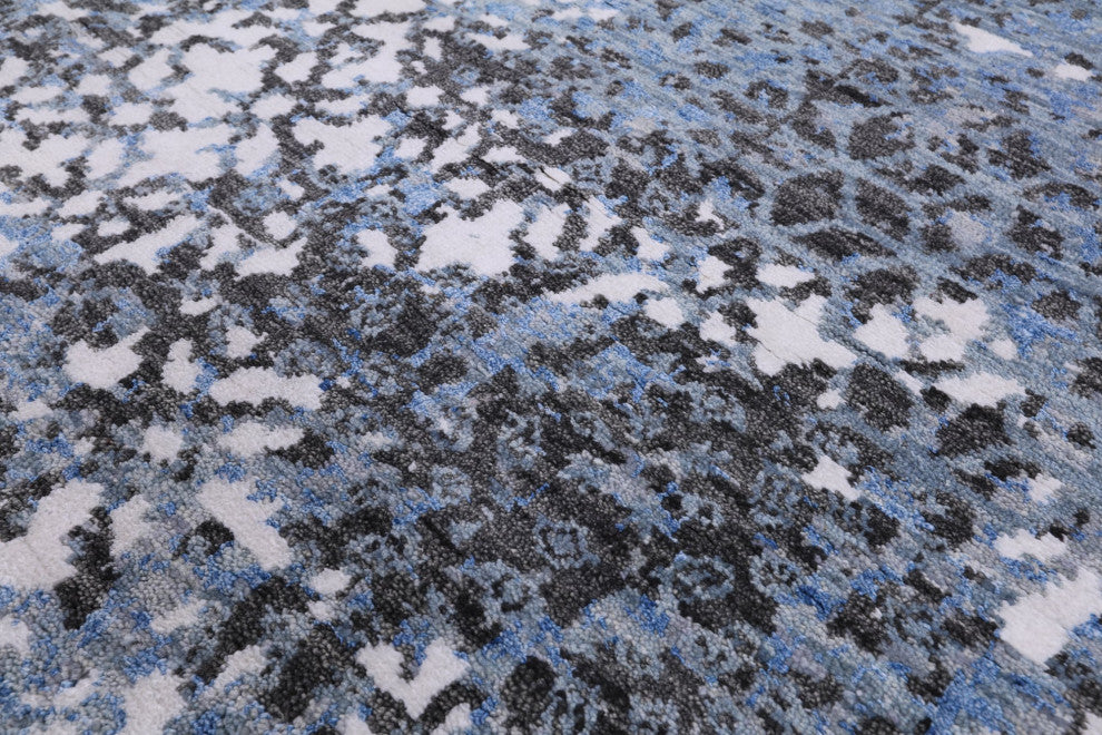 Abstract Wool and Silk Hand Knotted Rug 6' 0" X 9' 0" Q7189
