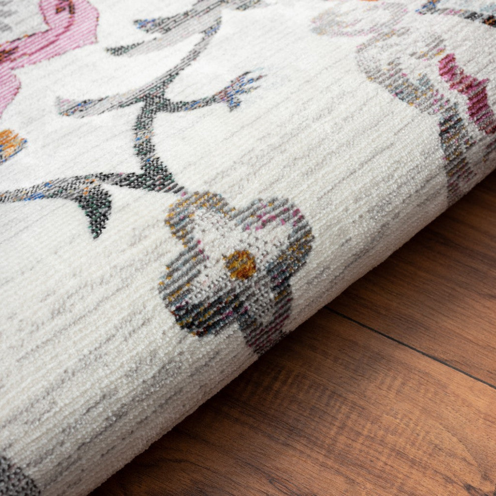 5'x8' White Floral Quatrefoil Area Rug