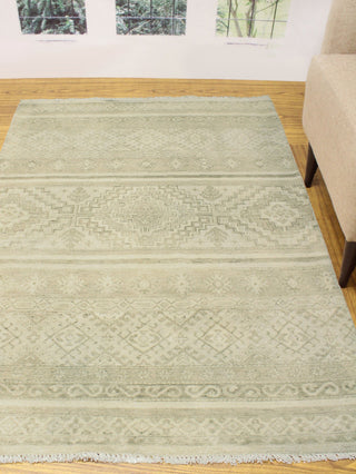 Yousafi Fine Chobi Ronnie Ivory Rug, 4'0x5'8