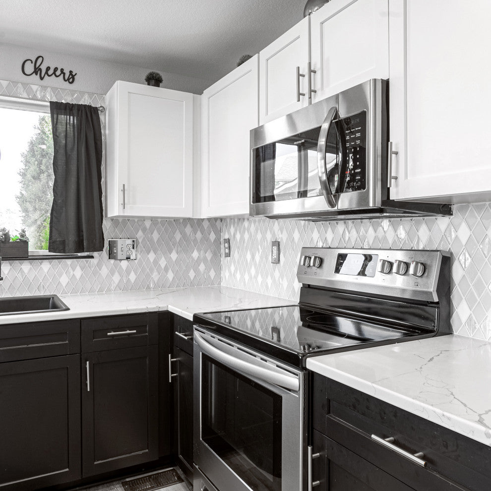 Elegant Glass and Marble Rhomboid Design Mosaic Backsplash Tile, Sample