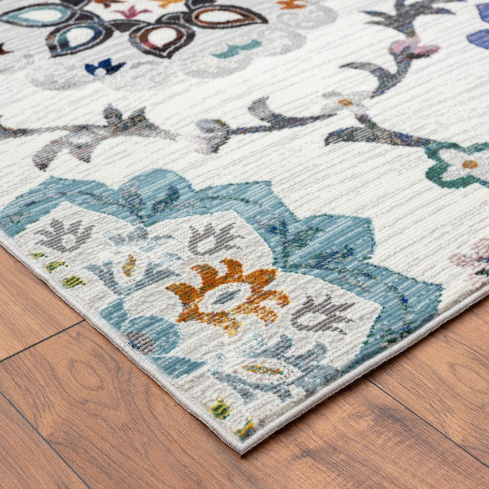 5'x8' White Floral Quatrefoil Area Rug