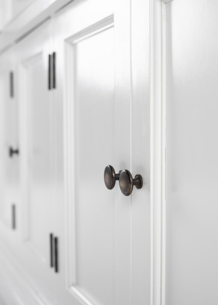 Buffet with 5 Doors