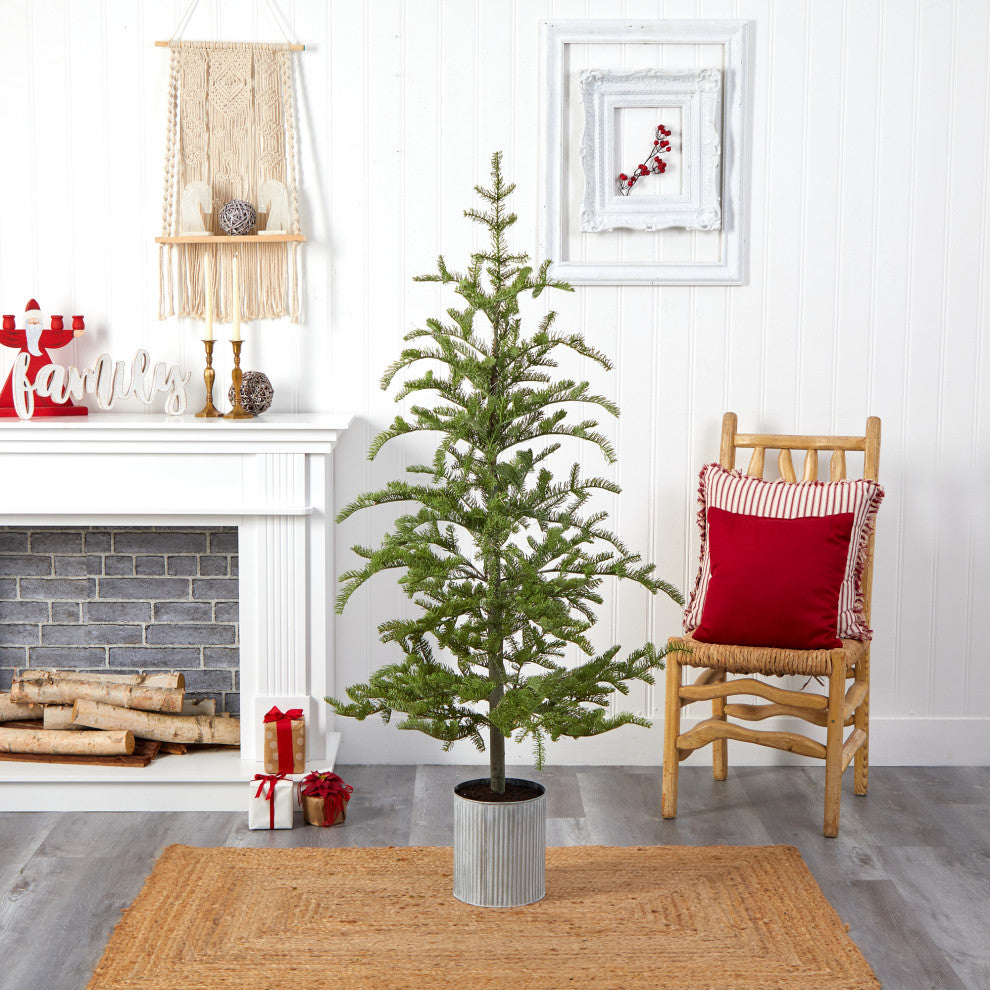 5.5' Pre-Lit Pine Artificial Christmas Tree, Decorative Planter With 150 Lights