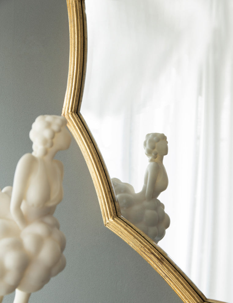 Gewnee Round Sunburst Wall Mirror with Gold Finish