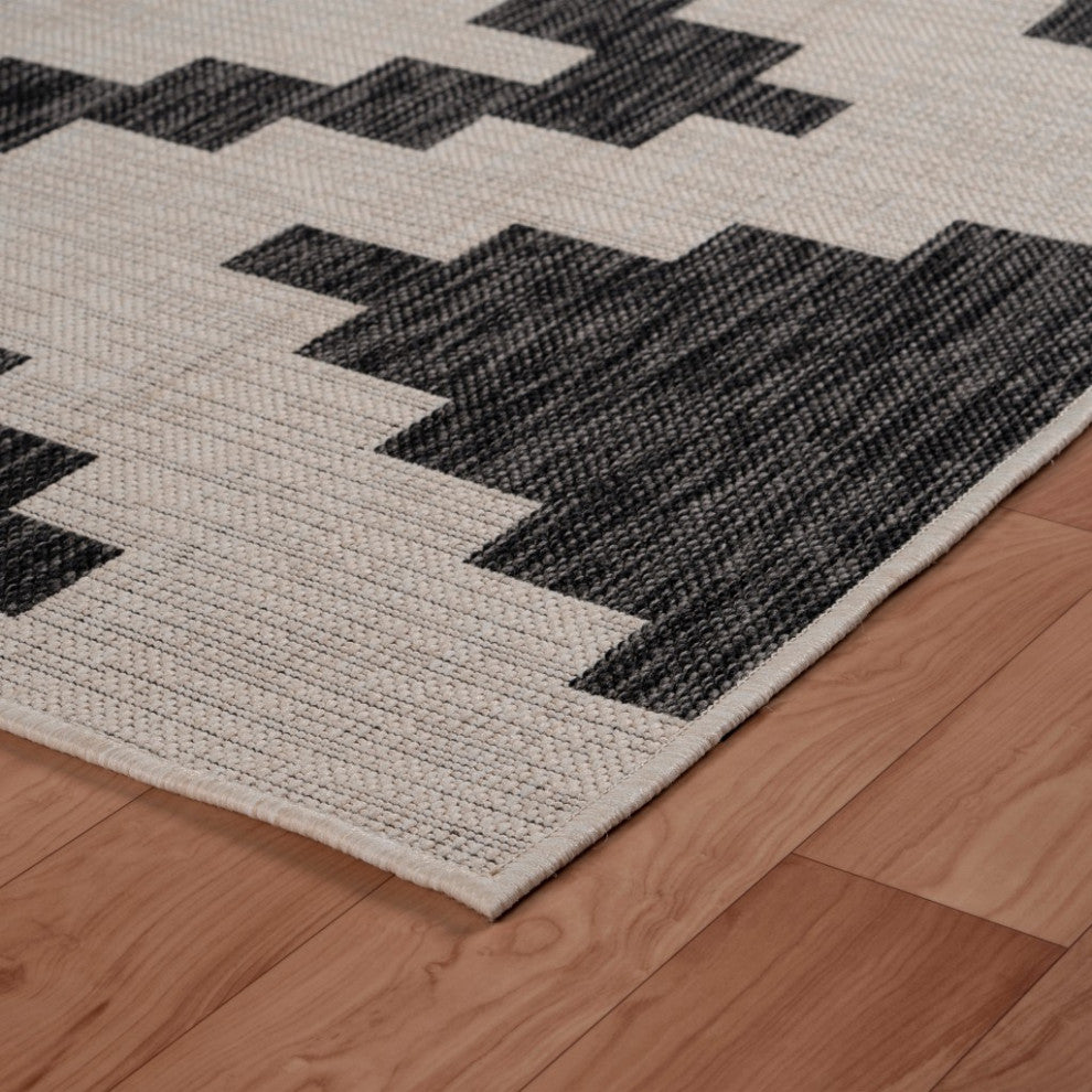 8" x 10" Gray Geometric Indoor Outdoor Area Rug