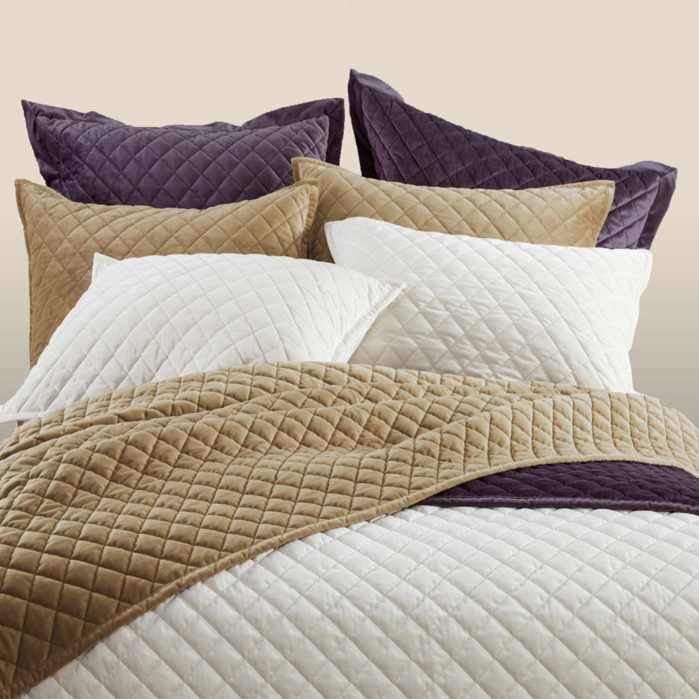 Velvet Diamond Quilt, King, Gold, 1 Piece