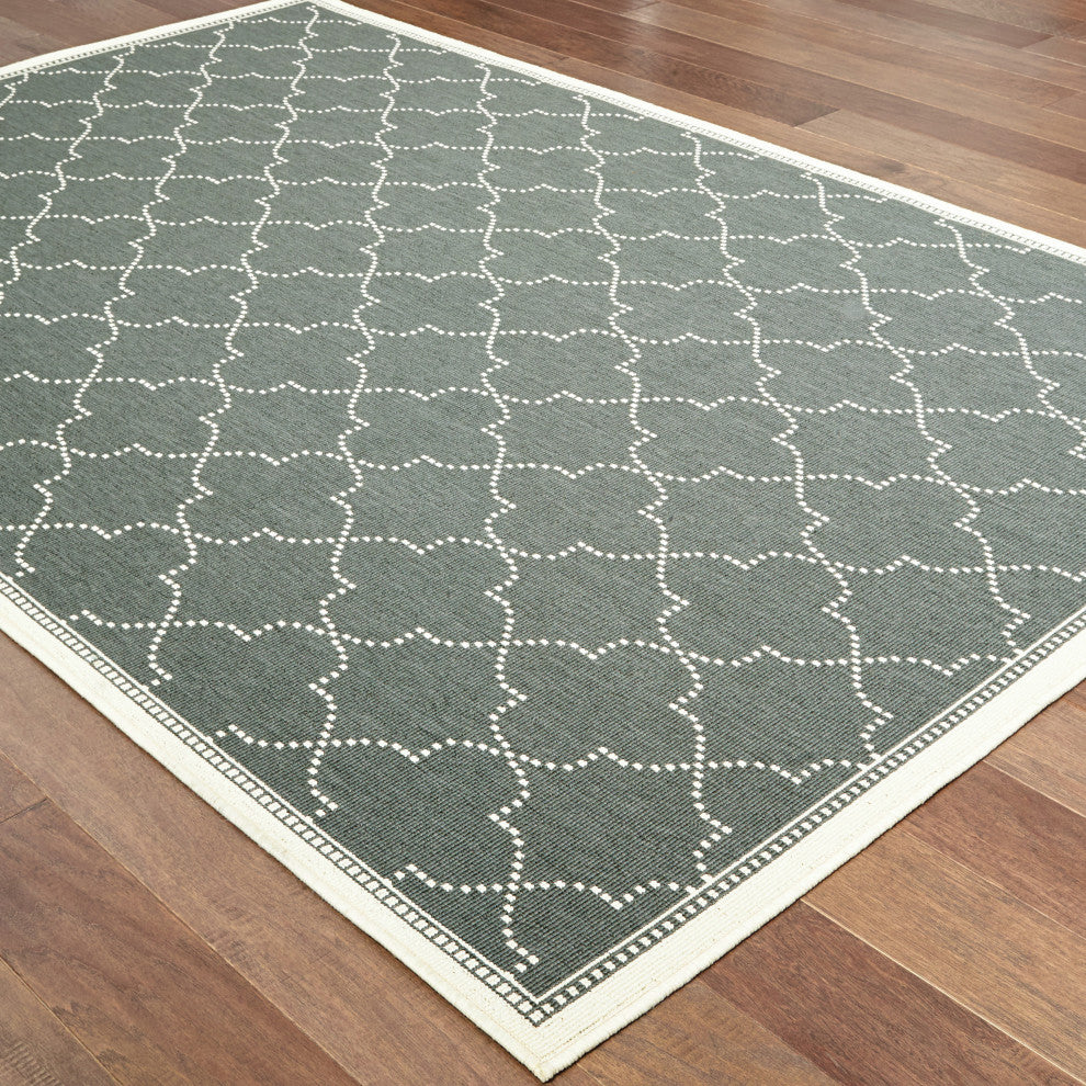 Martinique Simple Lattice Grey/ Ivory Indoor/Outdoor Area Rug, 6'7"x9'6"