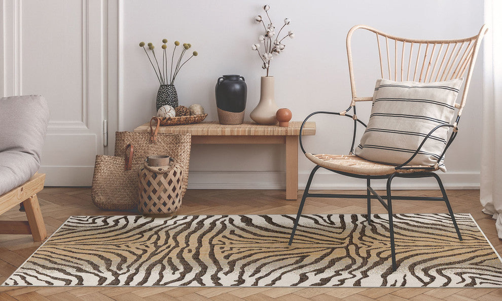 Carmel Zebra Indoor/Outdoor Rug Sand, 4'10"x7'6"