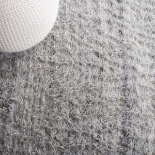 Safavieh Casablanca Collection CSB703F Rug, Grey, 6' x 6' Square