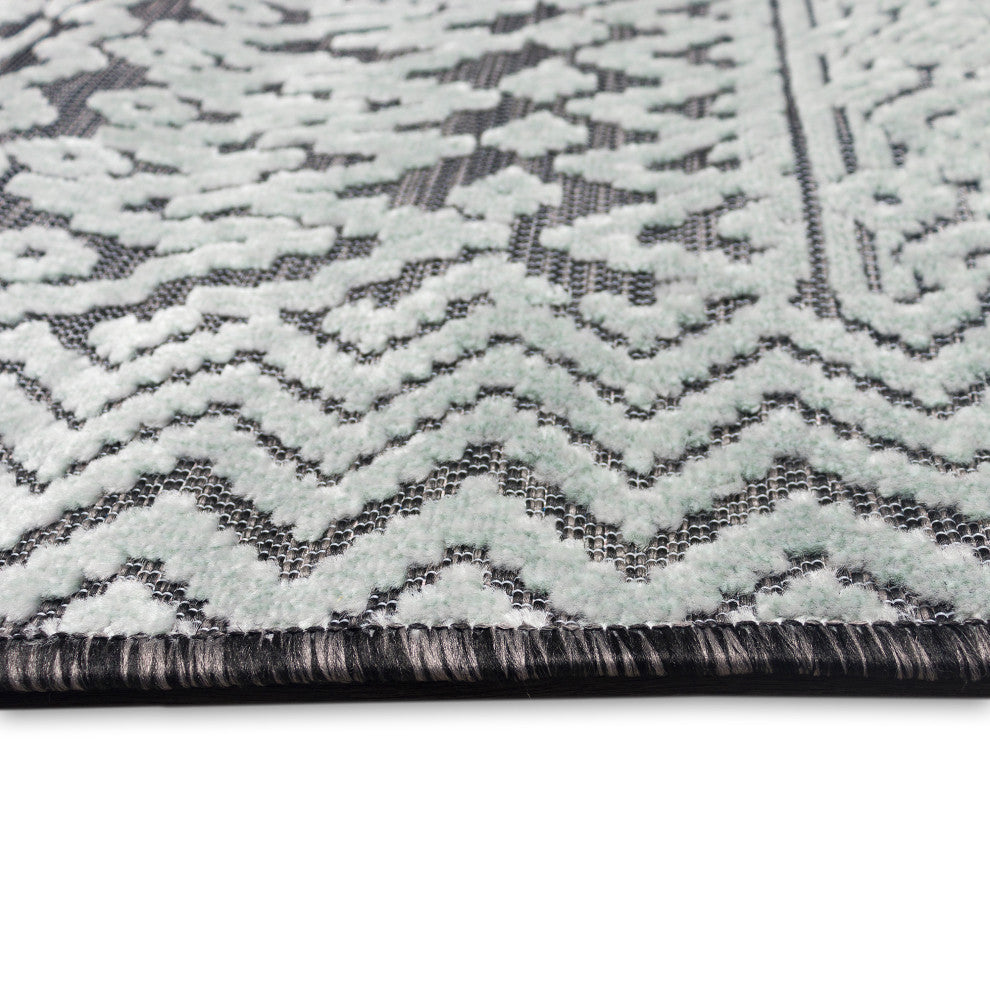 Canyon Tribal Stripe Indoor/Outdoor, Charcoal, 1'10"x7'6" Runner