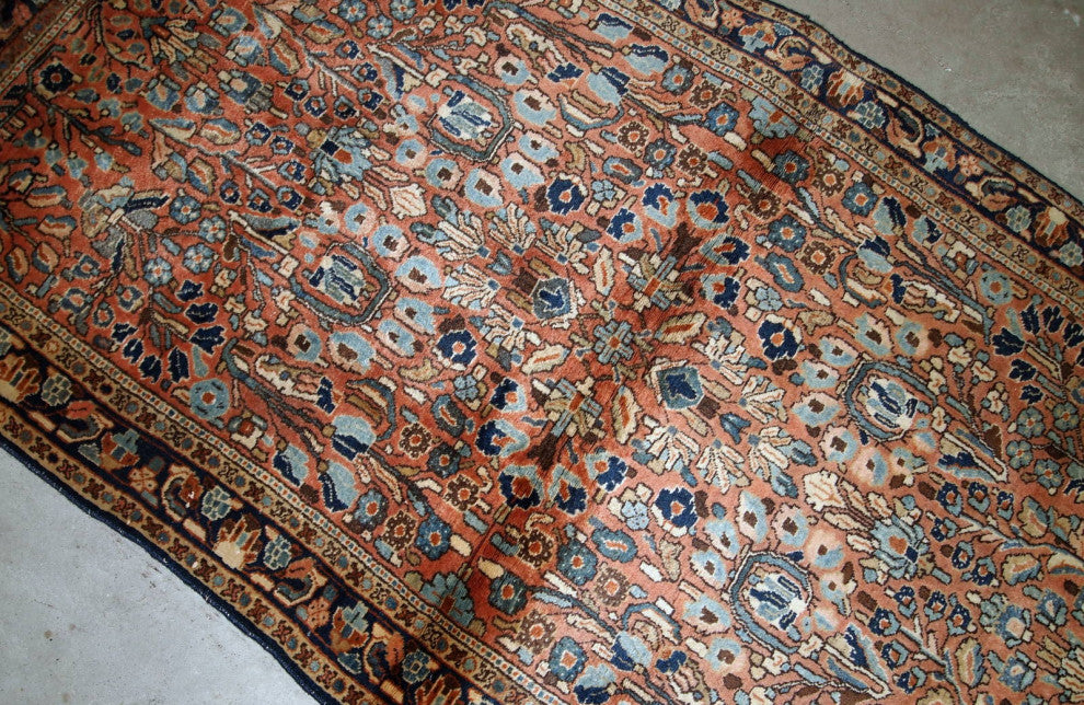 Handmade antique Persian Sarouk rug 3.4' x 5.4' (103cm x 164cm) 1920s