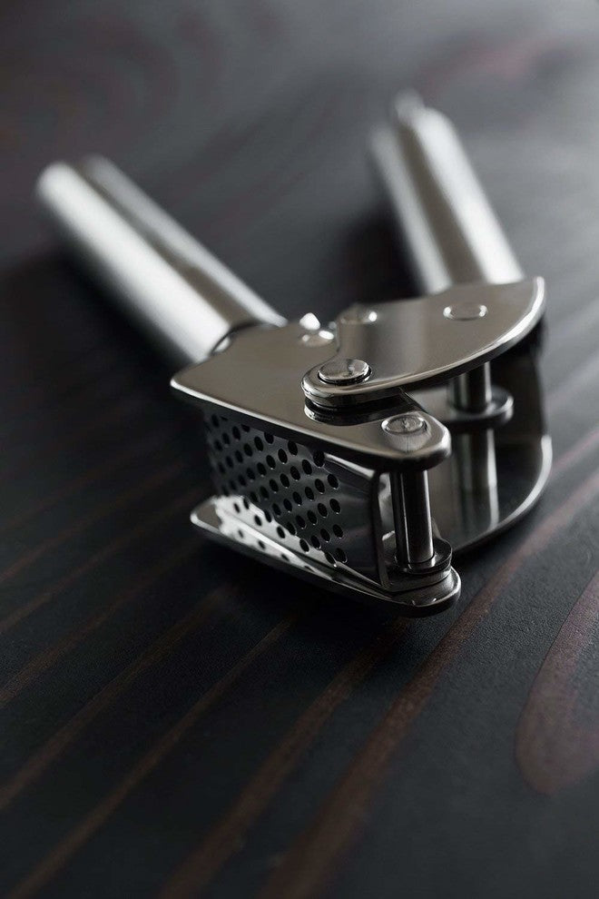 Rosle Stainless Steel Mincing Garlic Press 9"