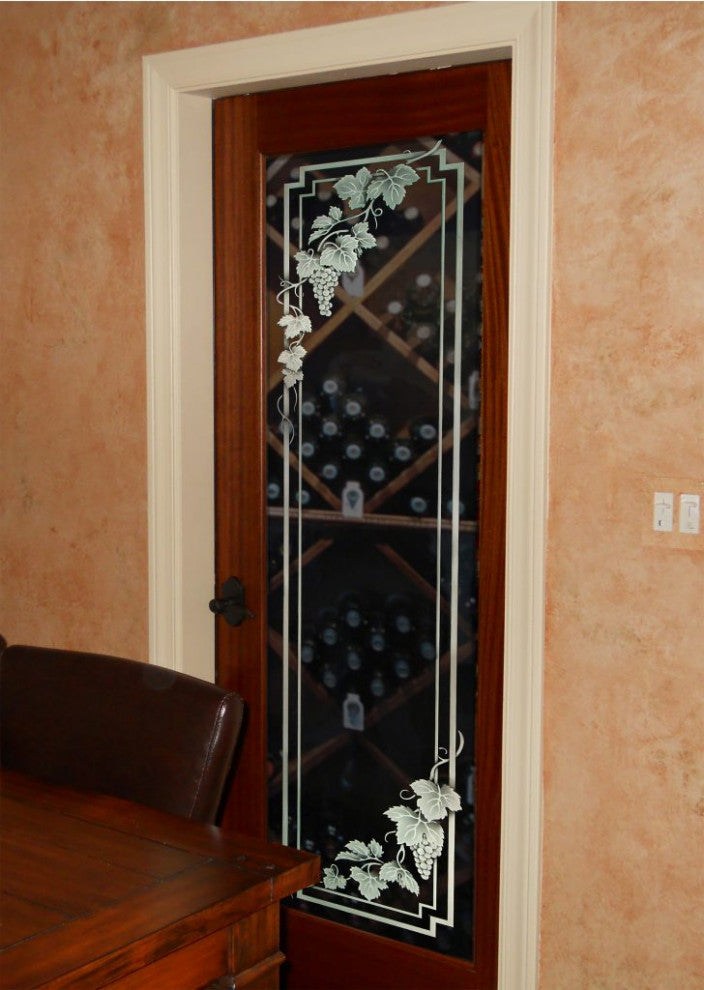 Wine Door - Vineyard Grapes Cascade - Primed - 32" x 80" - Knob on Right -...